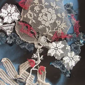 צומח וחי - פרחים רקומות נשים של פעם 1/4